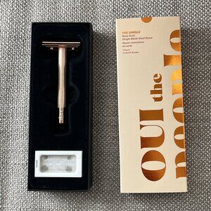 OUI THE PEOPLE Sensitive Skin Razor